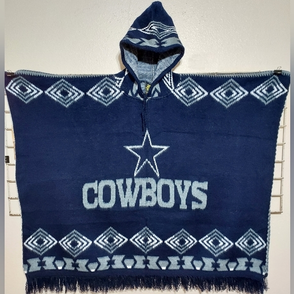 Dallas Cowboys Hooded Poncho - Picture 1 of 3
